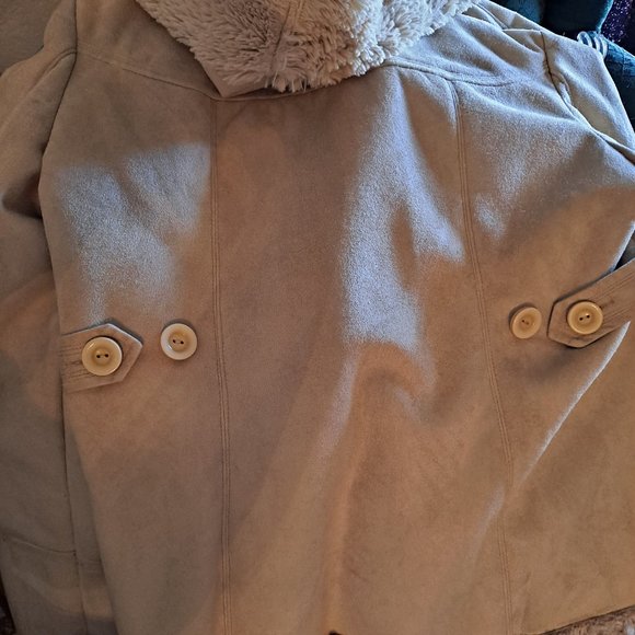 Coat - Picture 2 of 3
